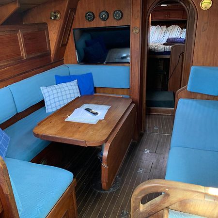 Unique Wooden Sail Yacht + 2 Bikes Included! Hotel Sant Adria de Besos Bagian luar foto