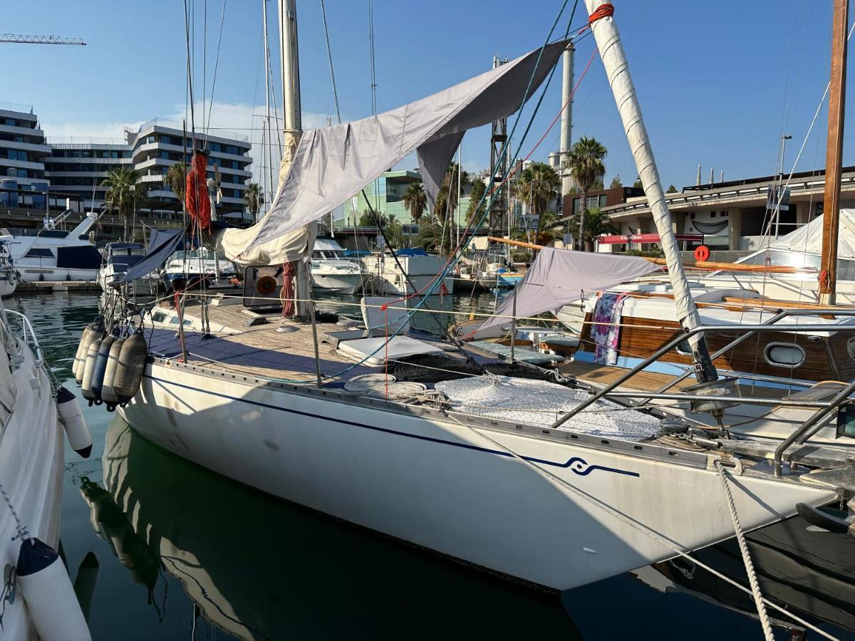 Unique Wooden Sail Yacht + 2 Bikes Included! Hotel Sant Adria de Besos Bagian luar foto