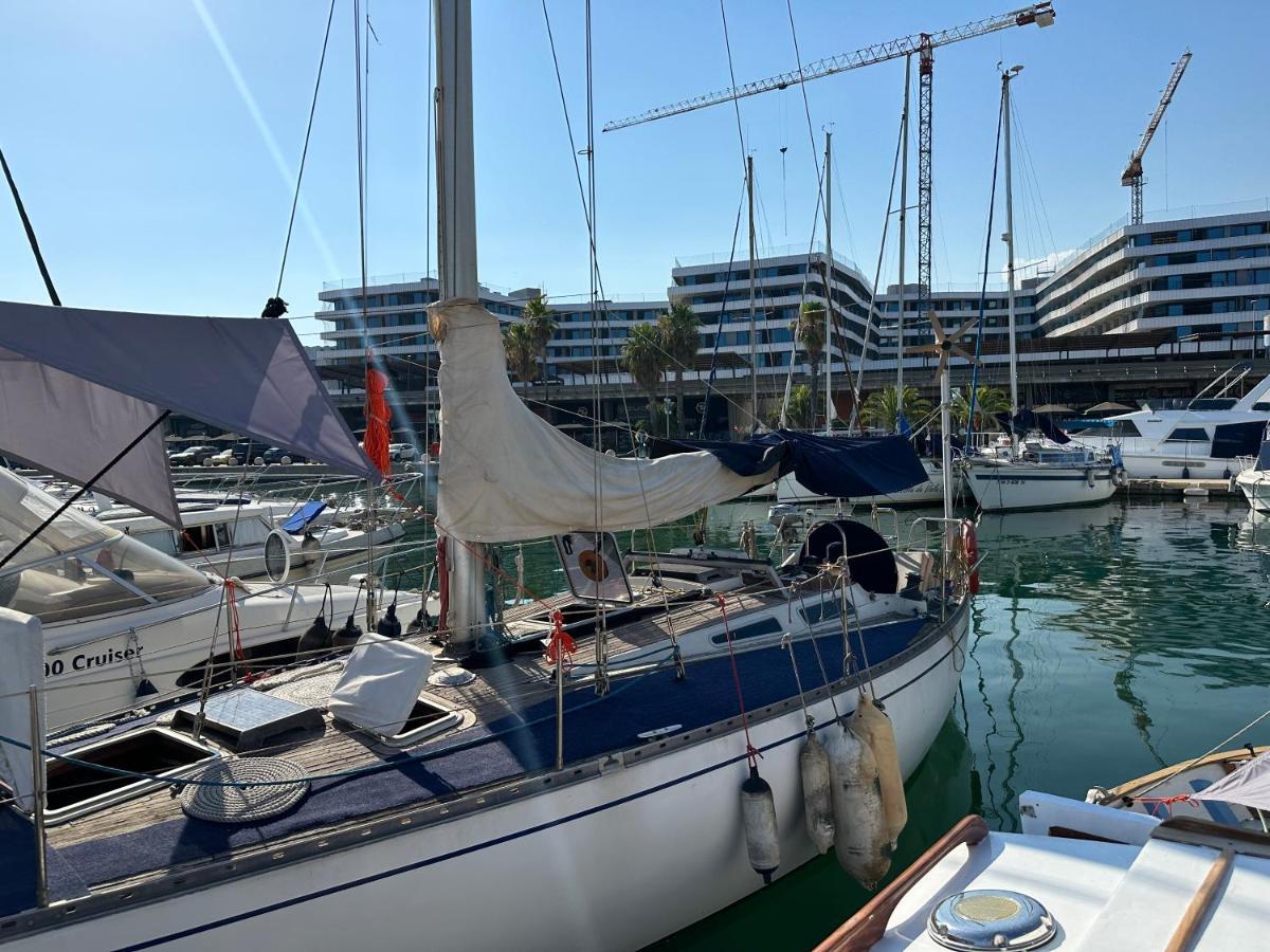 Unique Wooden Sail Yacht + 2 Bikes Included! Hotel Sant Adria de Besos Bagian luar foto