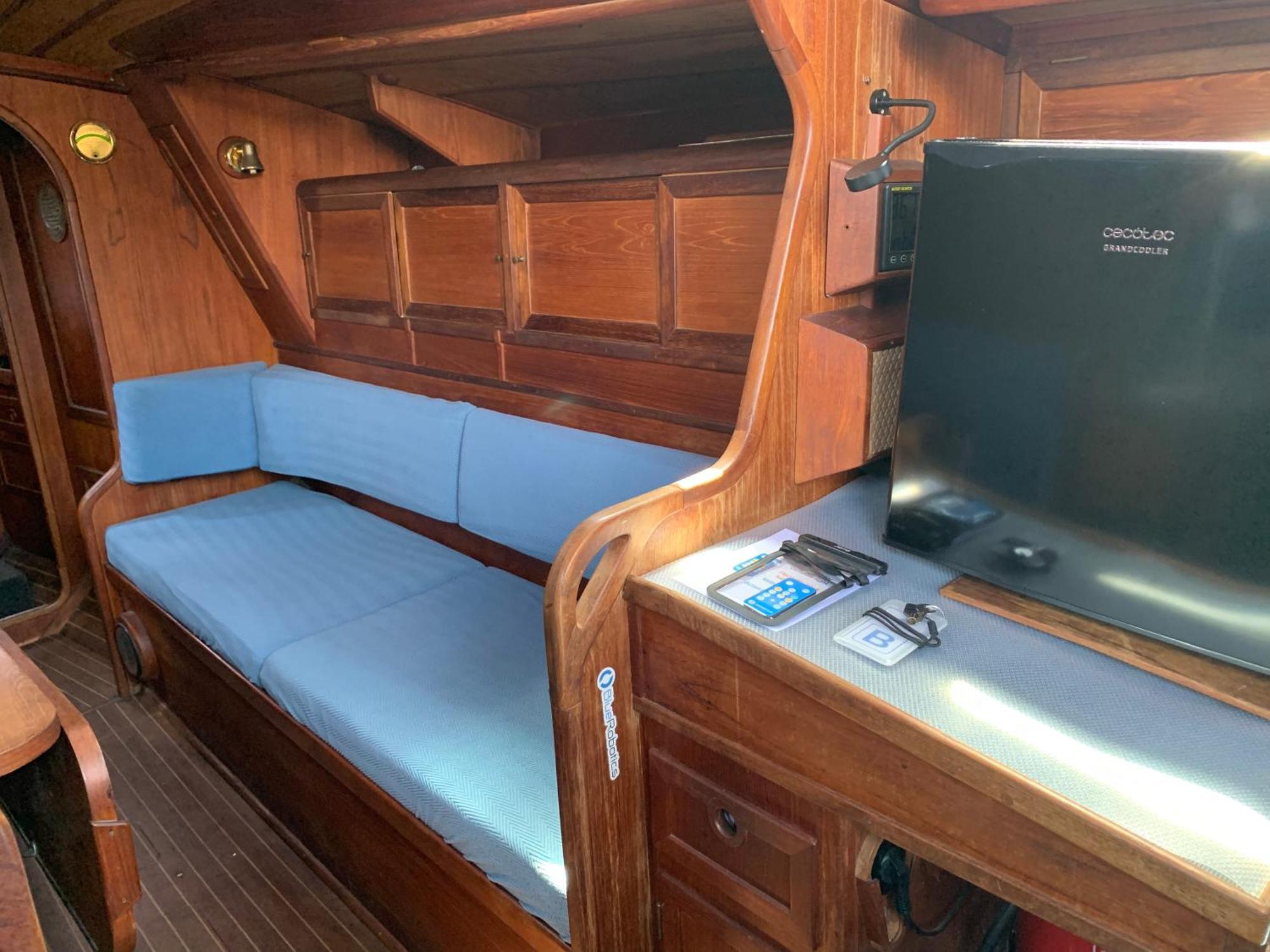 Unique Wooden Sail Yacht + 2 Bikes Included! Hotel Sant Adria de Besos Bagian luar foto
